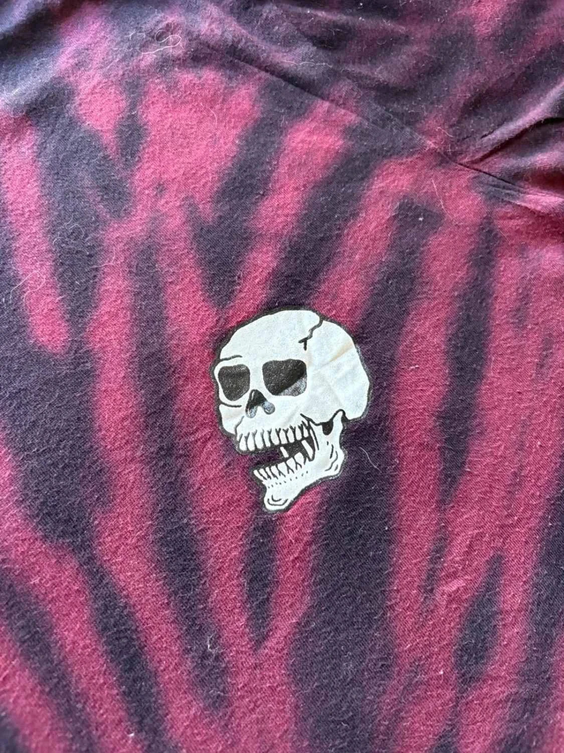 Rode zwarte tie dye t-shirt met schedel hoofd maat L unisex streetwear trend – photo 2